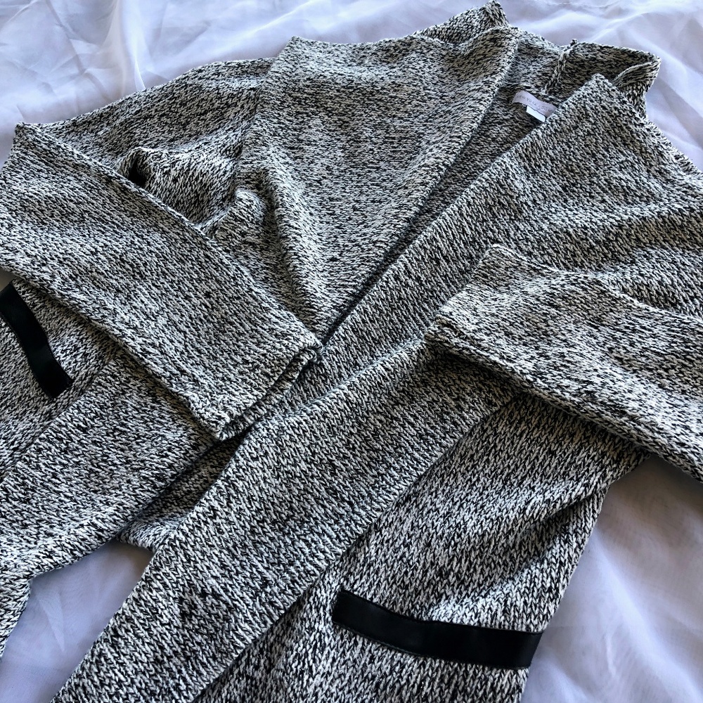 Black/White Knit Cardigan • M • New York & Company